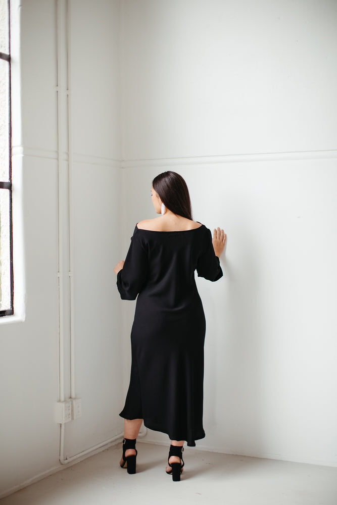 Toa – Long Sleeve Cowl Neck Dress in Black